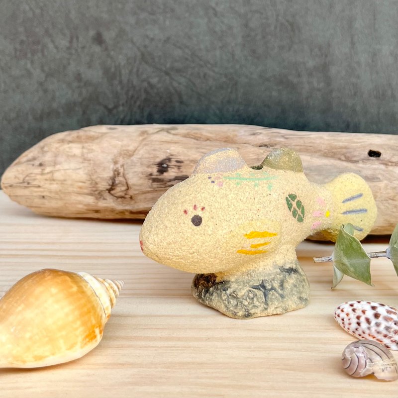 A Lu 鱼儿陶花器/扩香器/礼物/手作手绘 高砂陶土 原创仅此一件 - 花瓶/陶器 - 陶 多色