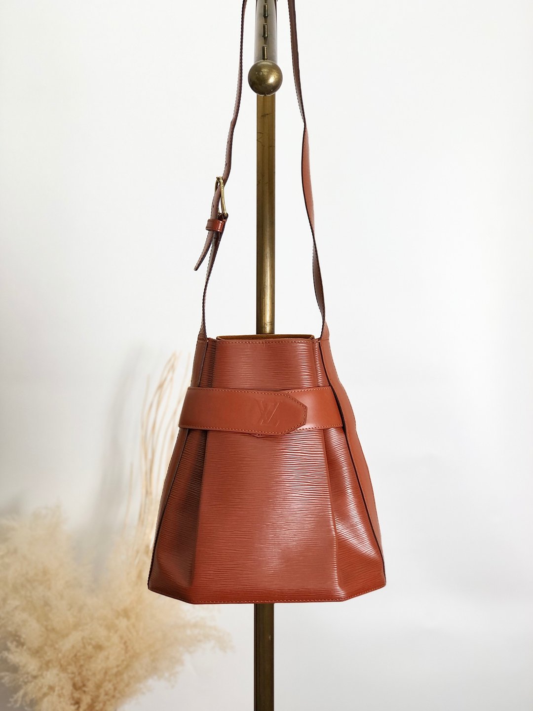 【 日本直送 名牌中古包 】LOUIS VUITTON 路易威登 Epi 系列 肩背包 棕色 束口 水桶包 皮革 老花 z4nsfh - 侧背包/斜挎包 - 真皮 咖啡色