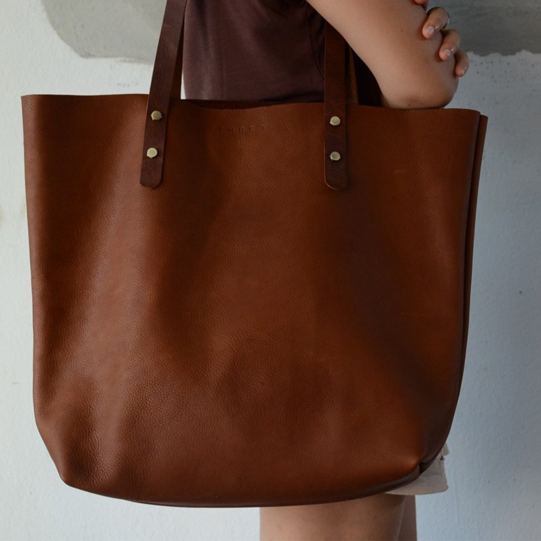 Classic TAN Leather Tote/ Leather Bag - 侧背包/斜挎包 - 真皮 咖啡色
