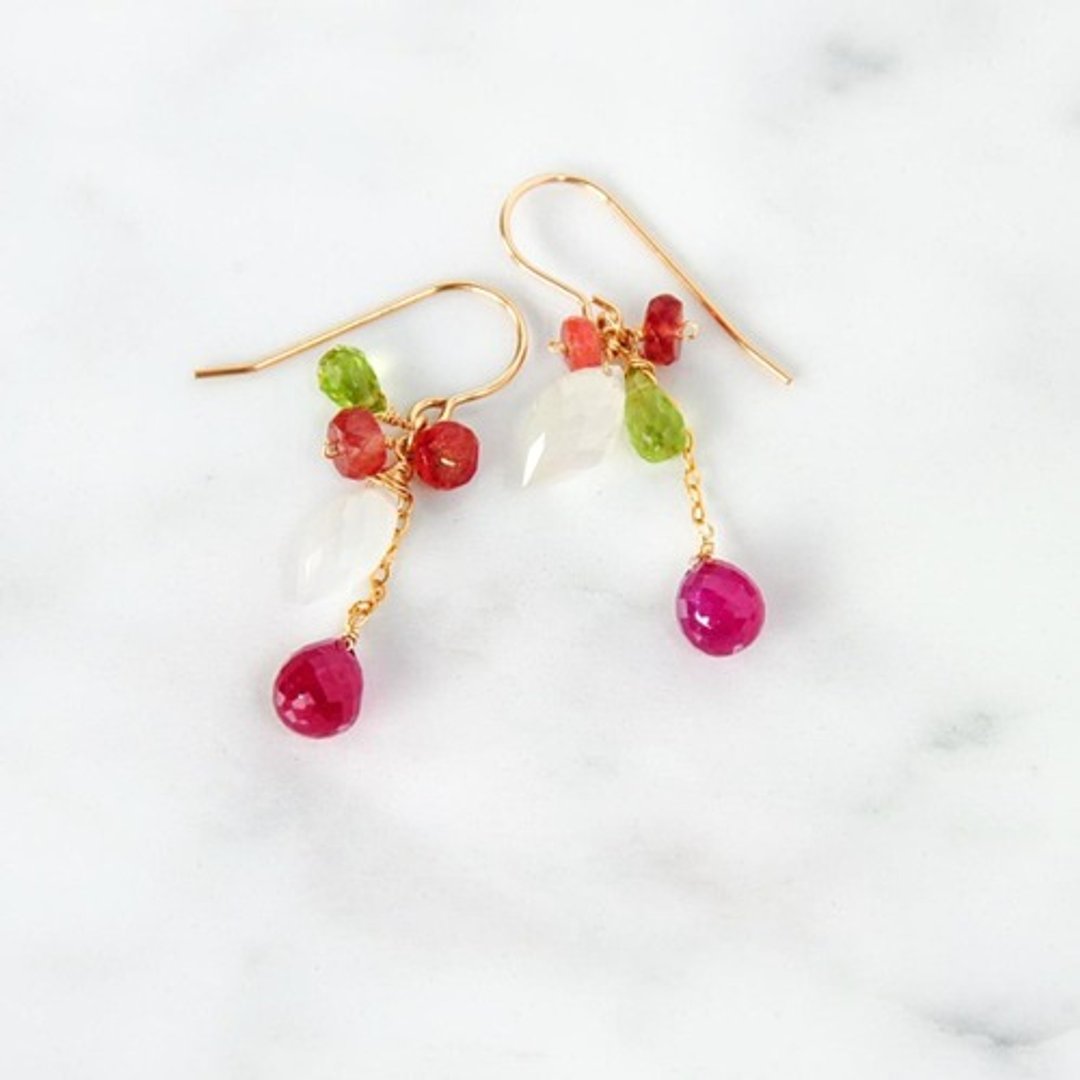 14kgf/ruby x white moonstone earrings - 耳环/耳夹 - 宝石 