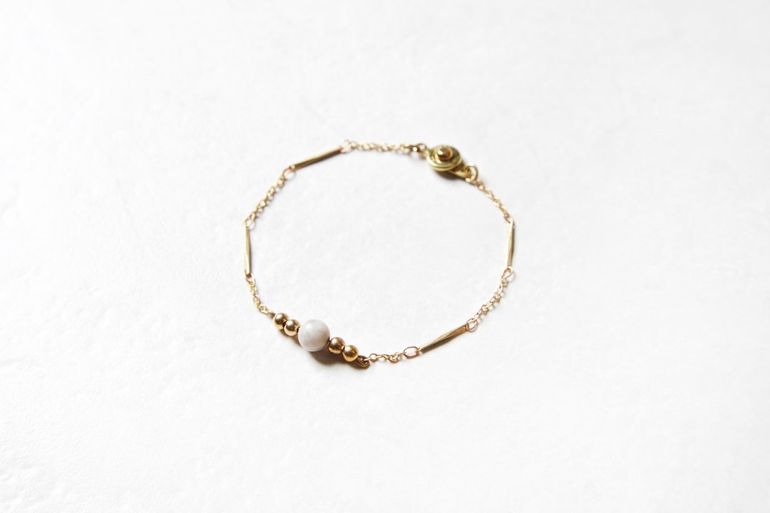 Jade ' connection bracelet - 玉石黄铜细链手链 - 手链/手环 - 宝石 金色