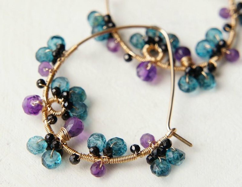 London Blue & amethyst hoop earrings 14kgf - 耳环/耳夹 - 宝石 蓝色