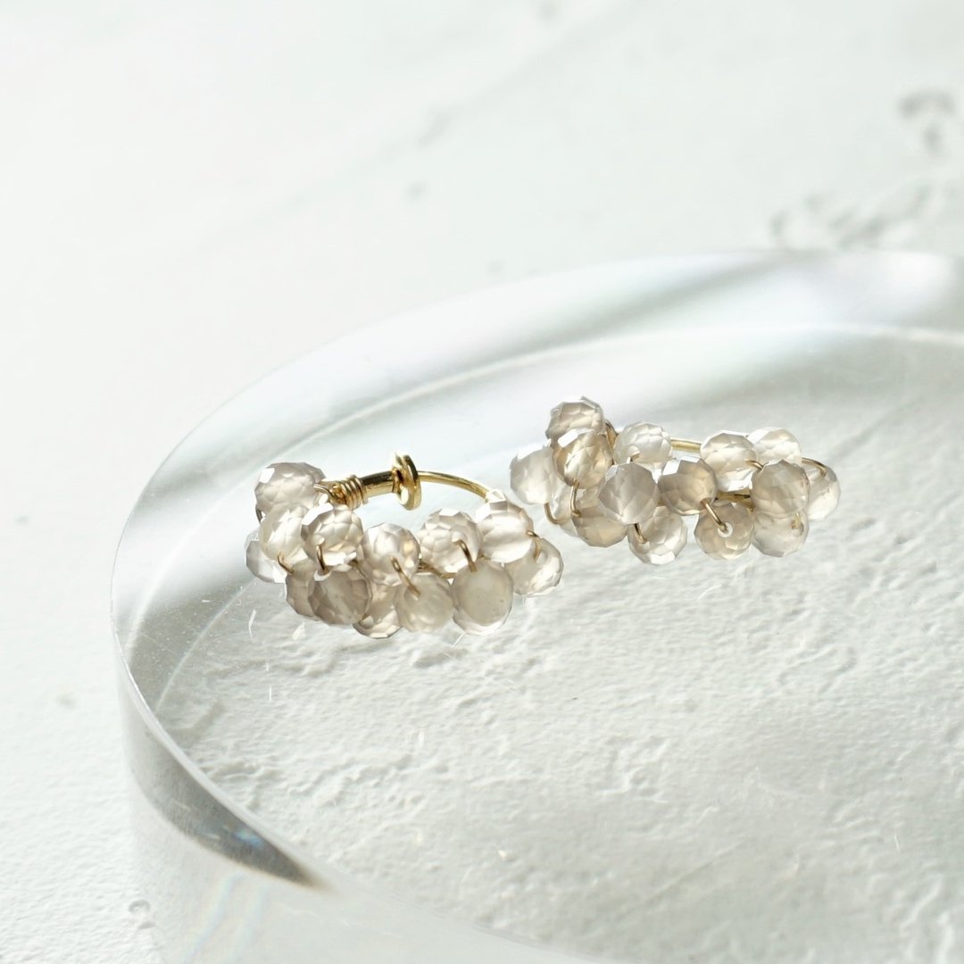 14kgf Gray Chalcedony W wrapped pierced earrings / clip on - 耳环/耳夹 - 宝石 灰色
