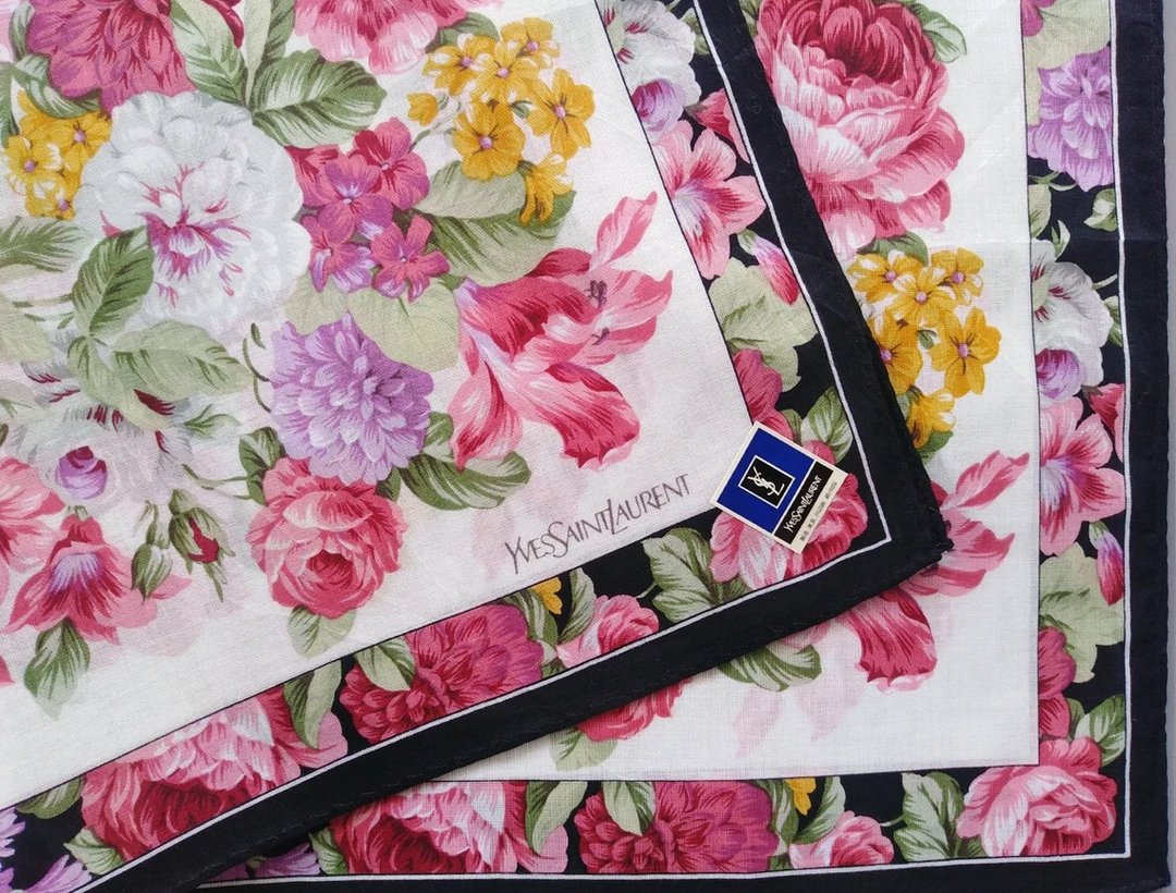 Yves Saint Laurent Vintage Women Handkerchief YSL Vintage Roses 19 x 19 inches - 手帕/方巾 - 棉 红色