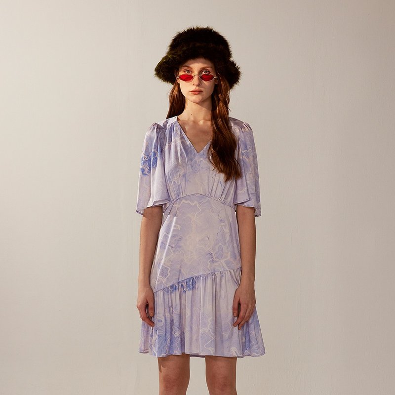 AVVJOY | 法式柔美渲染印花V領荷葉袖洋裝 - 洋装/连衣裙 - 其他材质 