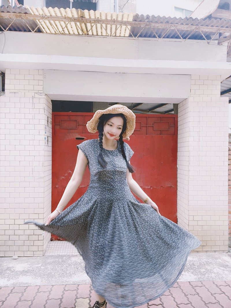 纯黑满星缀花优雅大A字裙摆 古着雪纺纱连身裙洋装长裙 dress - 洋装/连衣裙 - 聚酯纤维 黑色