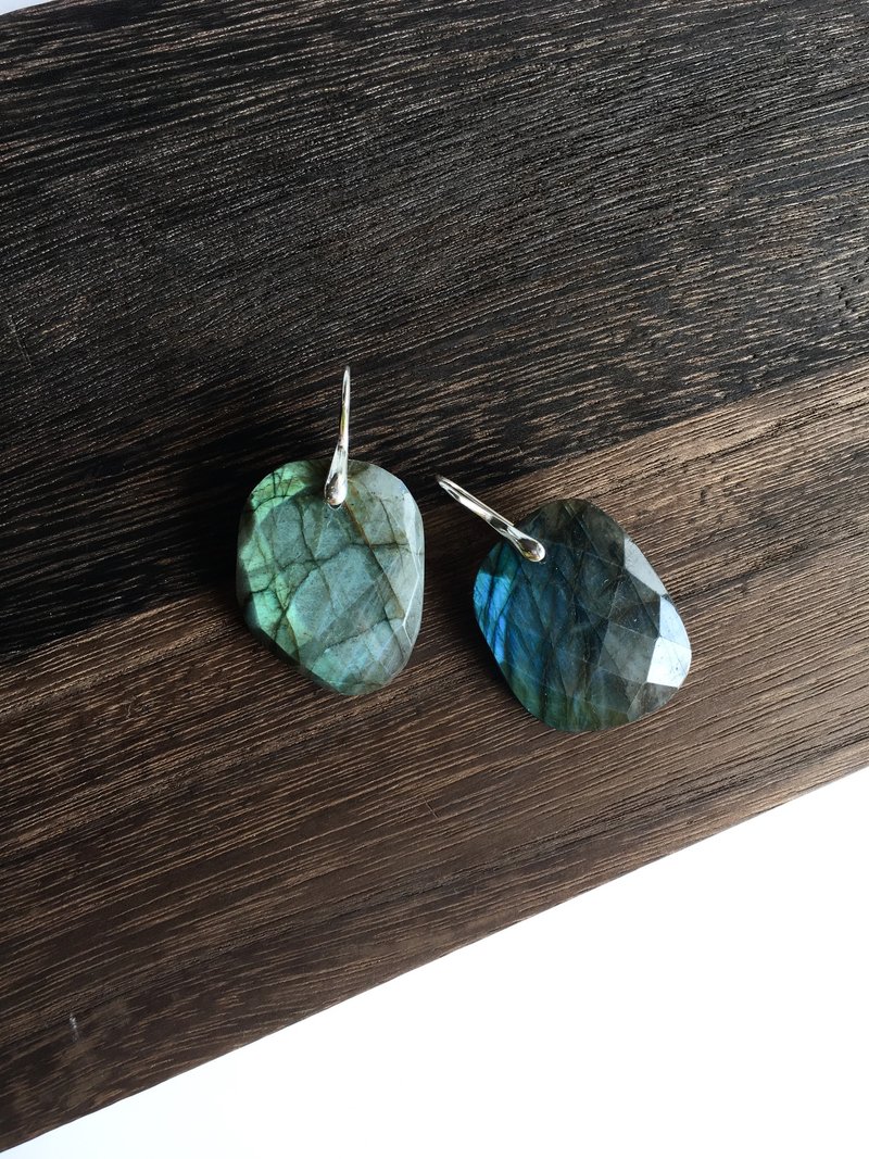 Labradorite big earring hook-earring SV925 - 耳环/耳夹 - 石头 蓝色