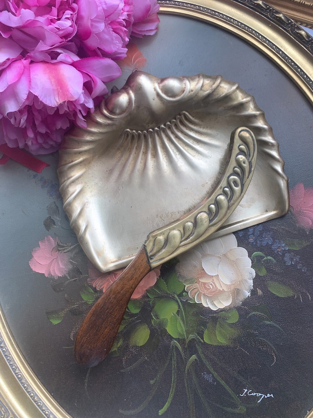 英国制 1920年古铜古董手工雕花桌面清洁工具畚箕扫把 - 碗盘清洁 - 钻石 金色