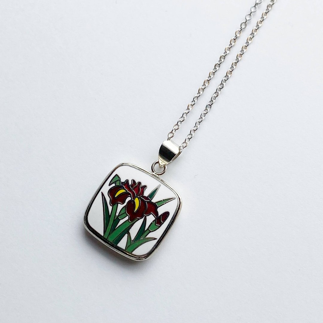 Japanese iris [White] Cloisonne pendant Sterling silver cloisonne - 项链 - 其他材质 红色