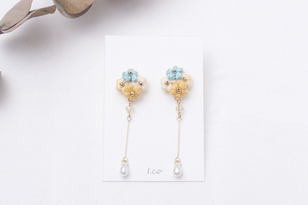 Embroidery thread crochet earrings - 耳环/耳夹 - 绣线 黄色