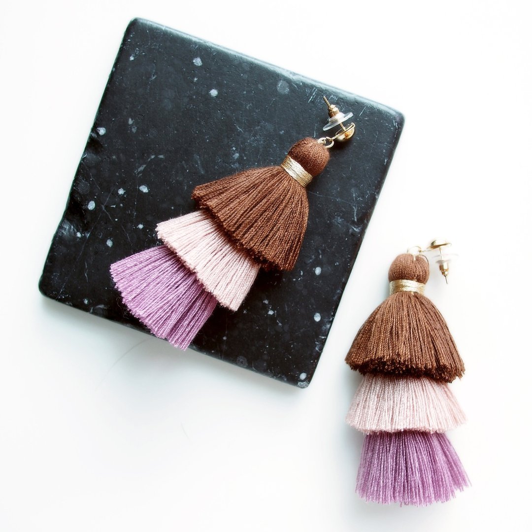 Handmade tassel earring mixs color (mixs colors) - 耳环/耳夹 - 其他材质 多色