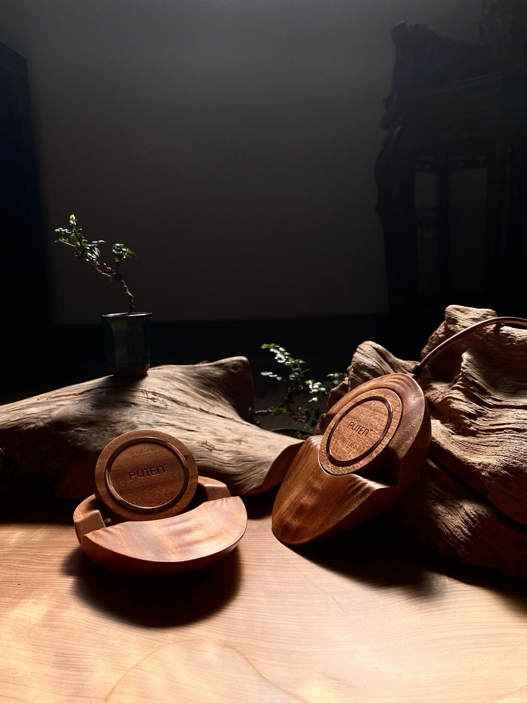 水月造型无线充电盘/手机充电/办公桌/生活好物/原木/桃花心木 - 手机充电及周边 - 木头 