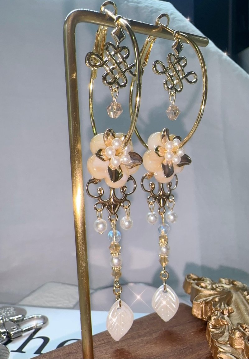 优雅花语金色旋律大耳圈耳环 - 耳环/耳夹 - 其他金属 卡其色