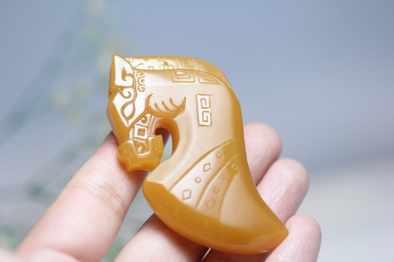 【马到成功】天然黄龙玉|一马当先玉石雕刻挂件挂饰吊坠毛衣链 - 项链 - 玉石 橘色