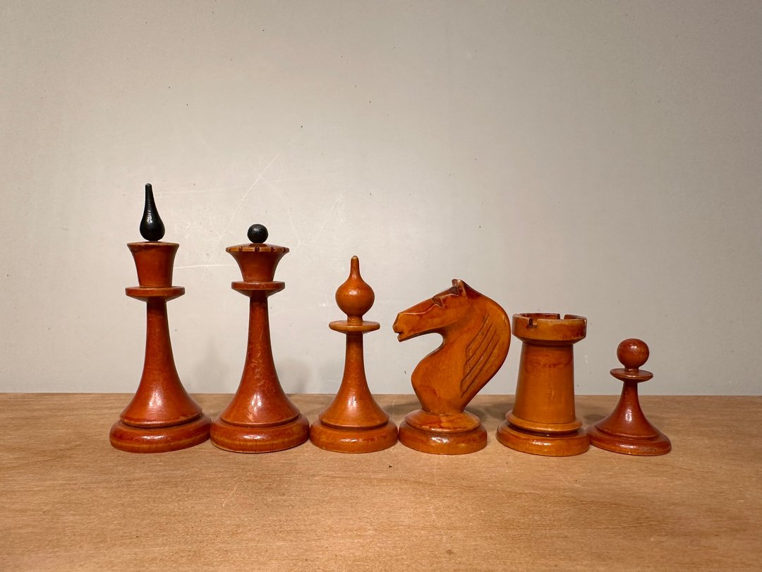 拉脱维亚/莫洛夫西洋棋套装 1951 年至 1954 年 - 桌游/玩具 - 木头 橘色