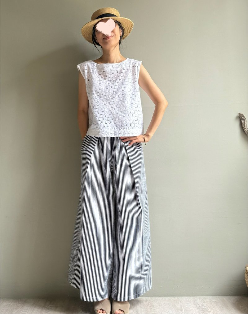 白色小城/法式优雅白色蕾丝纯棉提花船领短版小背心/背后排扣 - 女装背心 - 棉．麻 白色