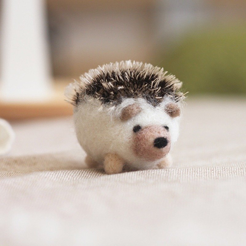 爆炸头肥刺猬羊毛毡钥匙圈材料包 新年礼物(附影片教学) - 编织/刺绣/羊毛毡/裁缝 - 羊毛 卡其色