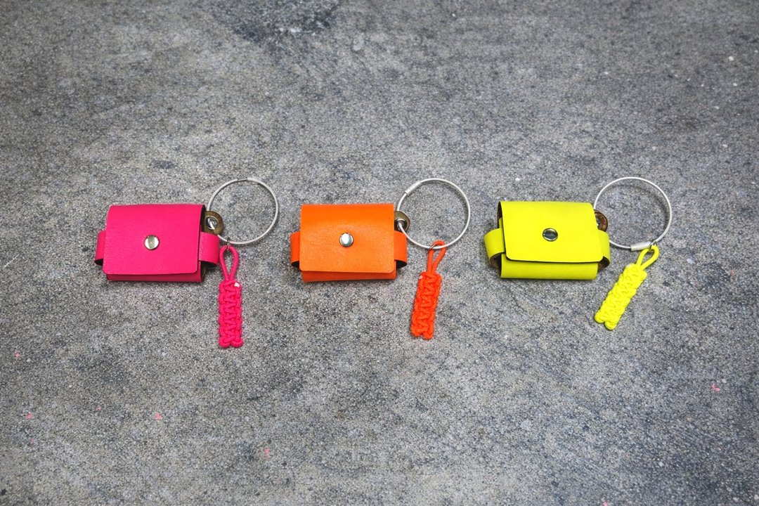 neon wireless case (CJ26004) Official Store Exclusive - 其他 - 真皮 多色