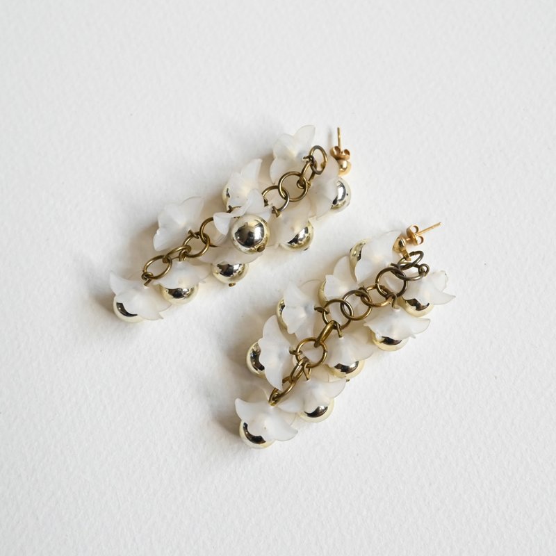 【蛋植物古着】百合叶羽珠饰古着耳环 - 耳环/耳夹 - 其他人造纤维 