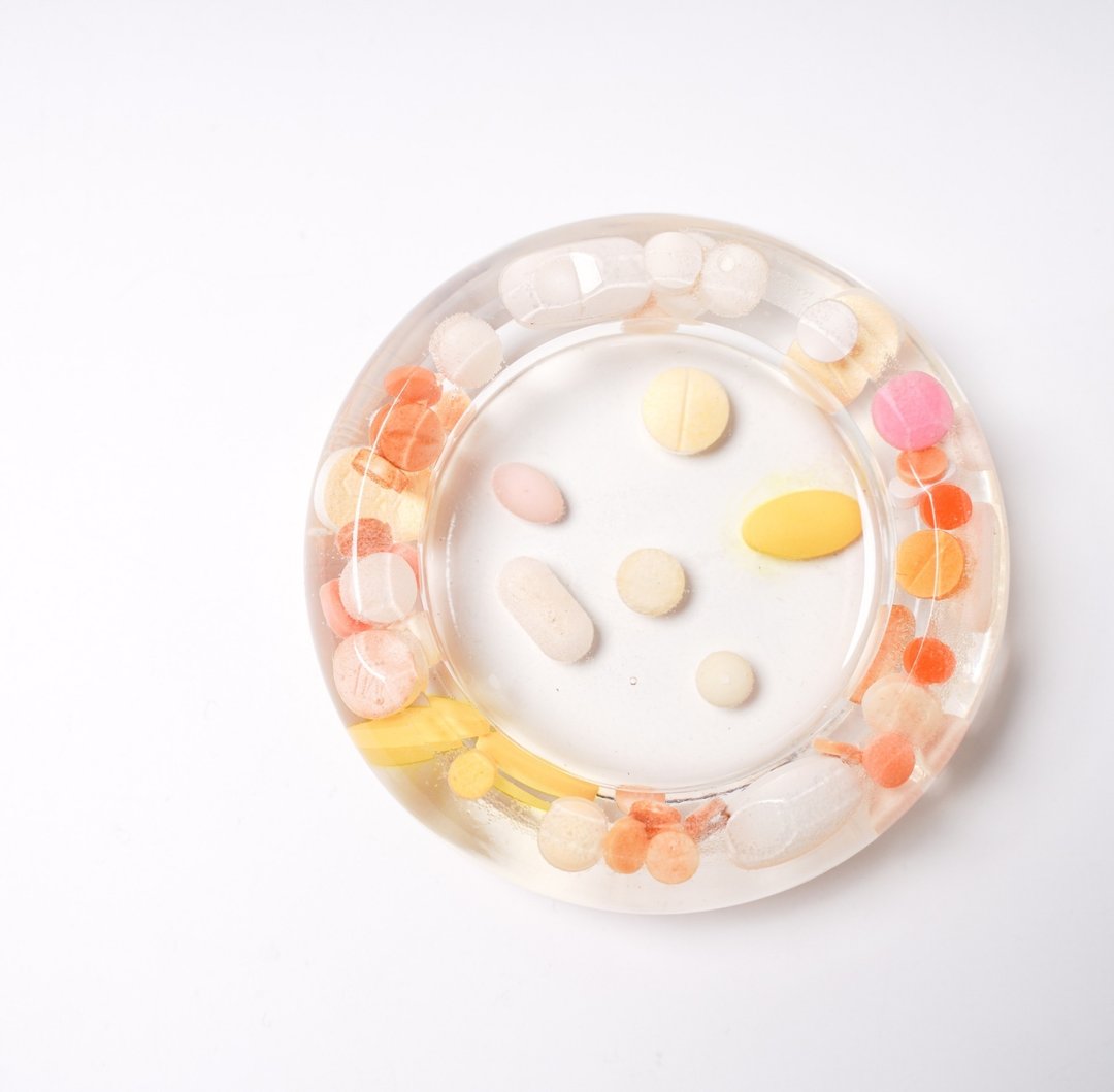 Pills 爱是彩色糖衣包装却没营养的药药 峇厘岛款 烟灰缸 烛台 - 摆饰 - 树脂 多色