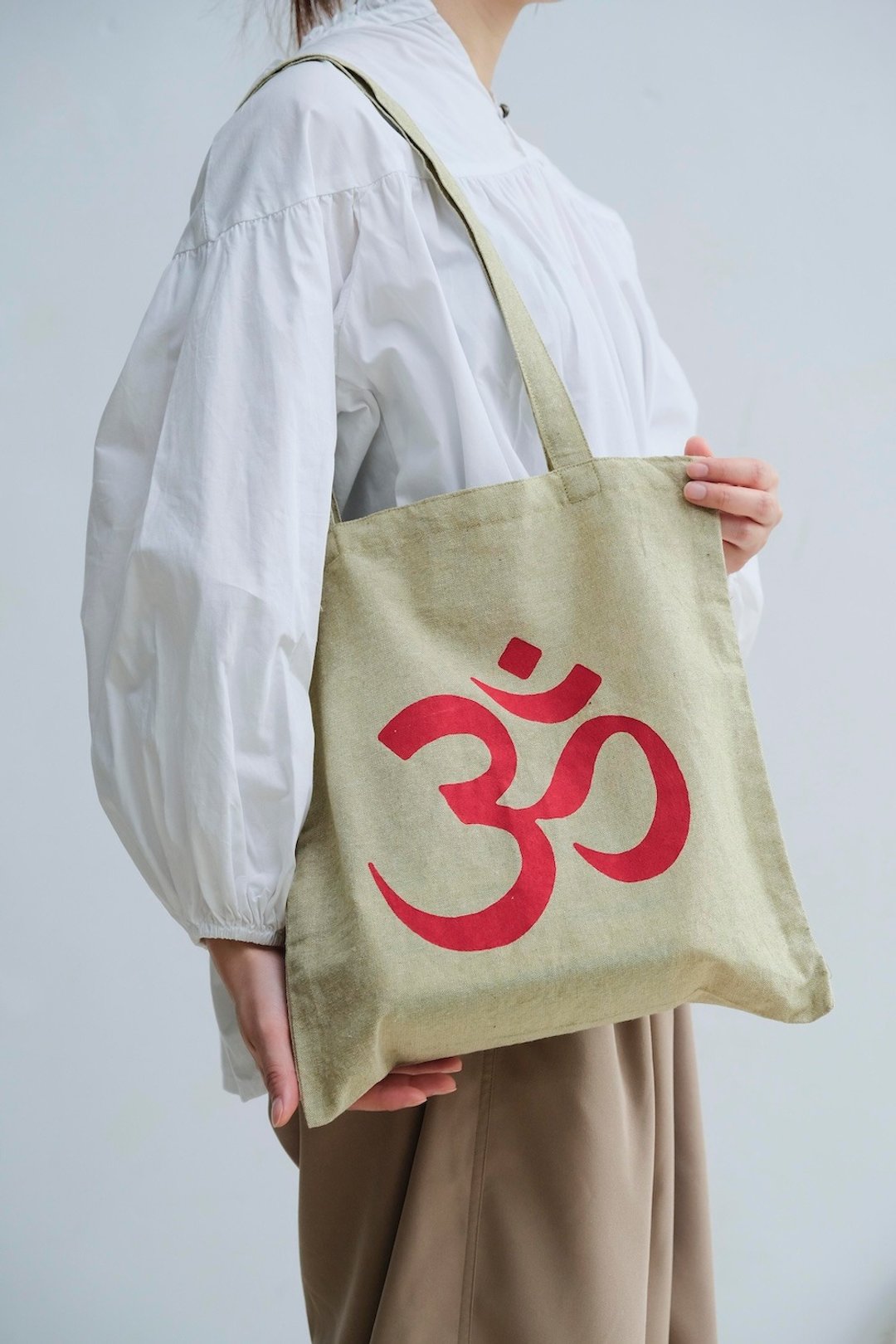 尼泊尔环保购物袋 宇宙之音 OM / 两色 - 侧背包/斜挎包 - 棉．麻 多色