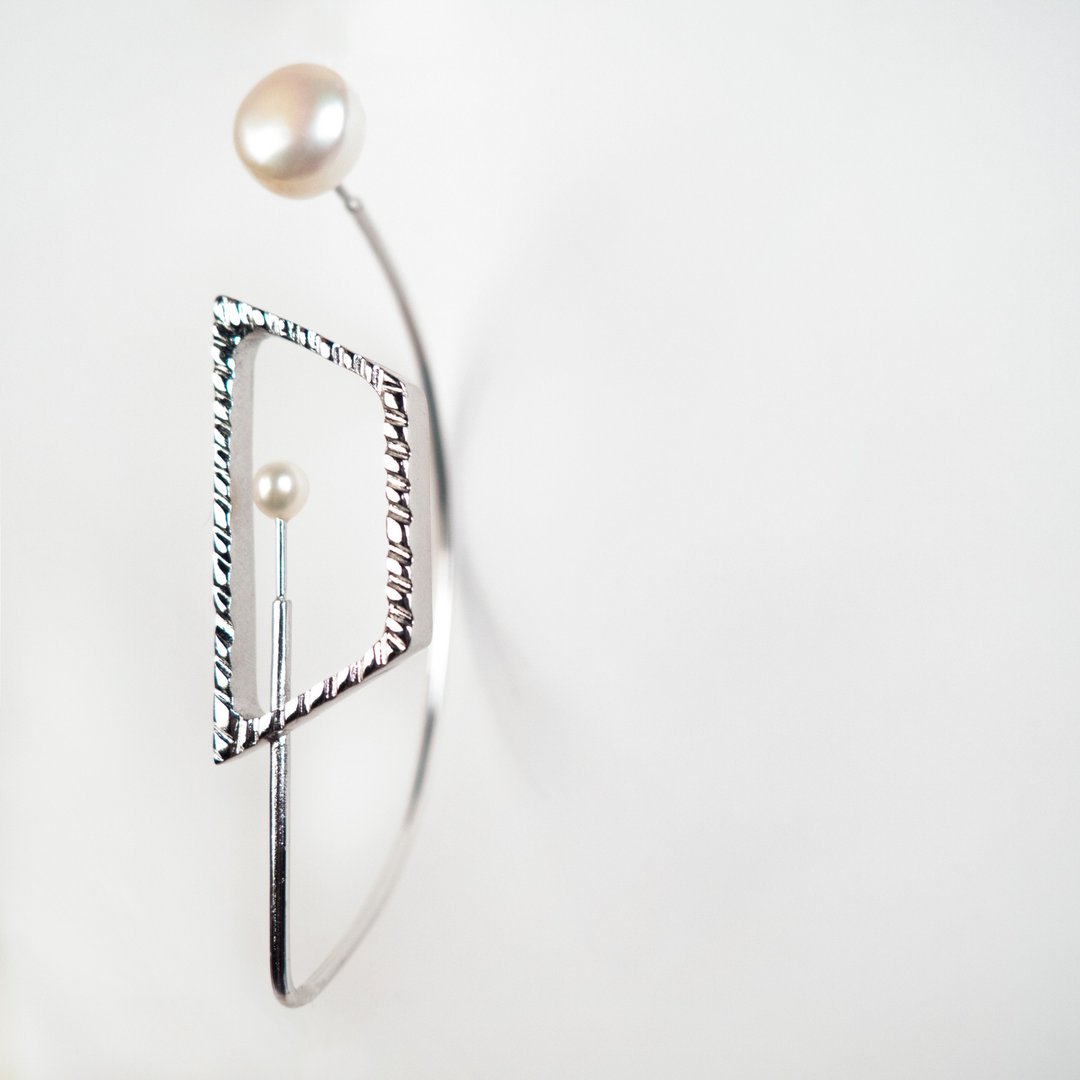 Ambos - 奇琴伊察 耳环 Chichen-Itza earring (亮银) - 耳环/耳夹 - 珍珠 银色