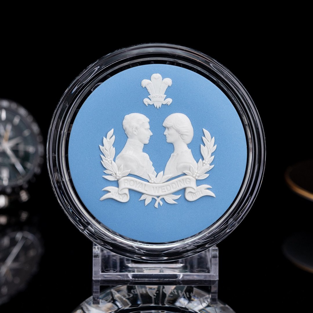 wedgwood皇家婚礼1981手工雕花水晶纸镇 查尔斯王 戴安娜纪念 - 摆饰 - 玻璃 