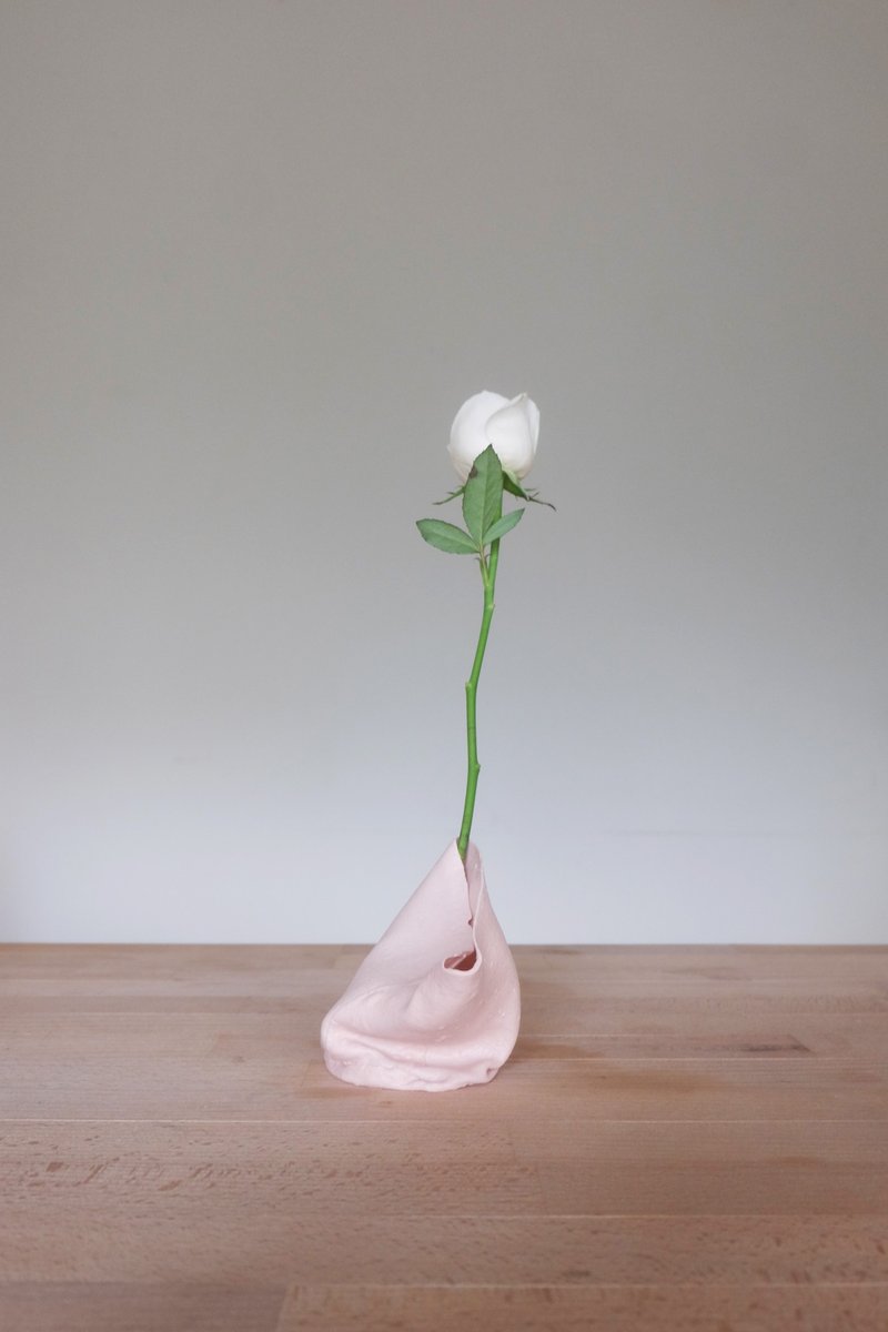 lelecoco .Fluid Vessel - 粉色不规则花器1 - 花瓶/陶器 - 瓷 粉红色