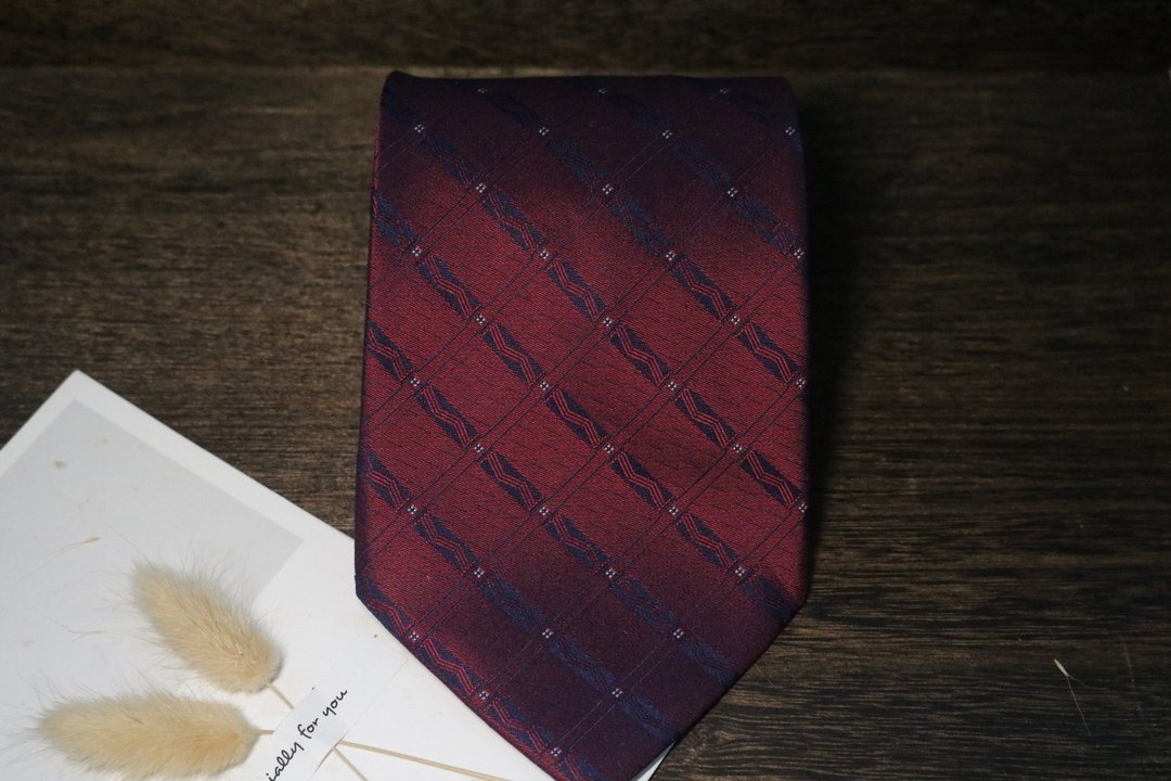 酒红蓝花纹真丝领带商务绅士西装搭配necktie - 领带/领带夹 - 丝．绢 红色
