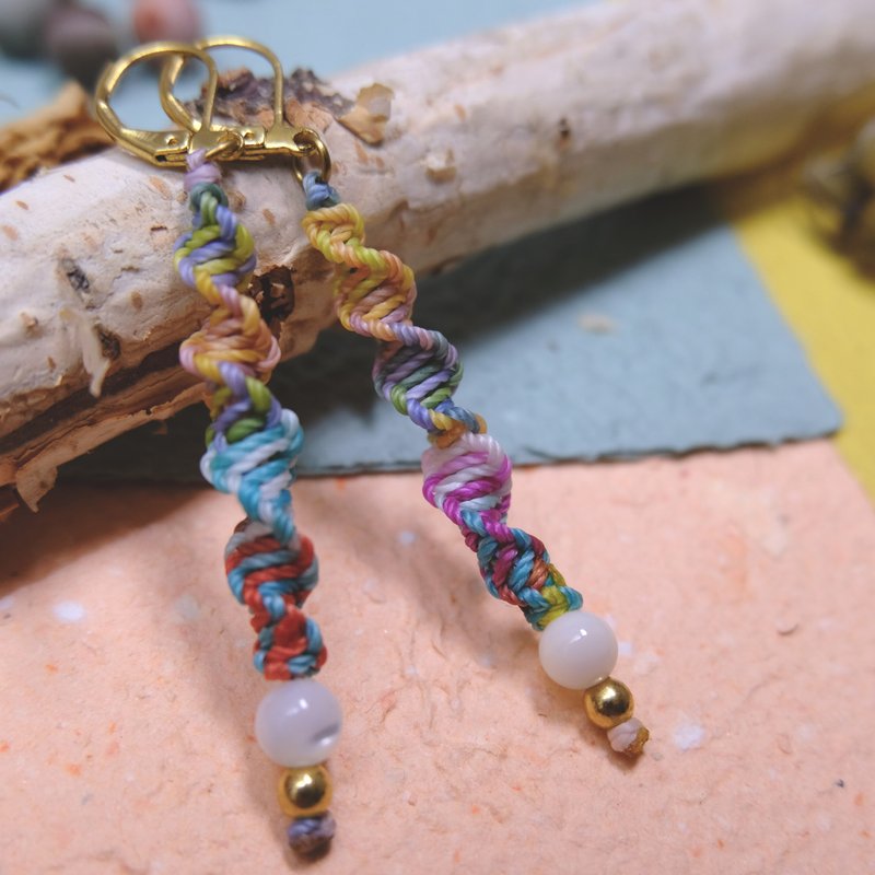 == 编织耳环✕防水南美蜡线==【螺旋贝珠】 - 耳环/耳夹 - 蜡 