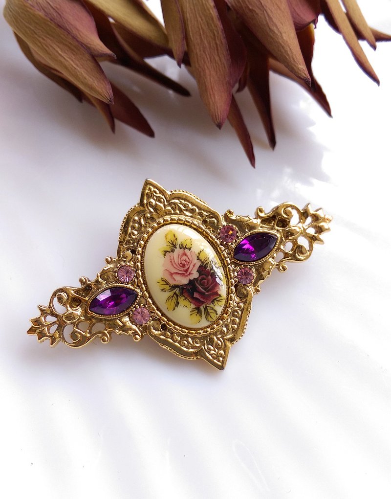 西洋古董饰品。1928 维多利亚风格 典雅别针 - 徽章/别针 - 其他金属 金色