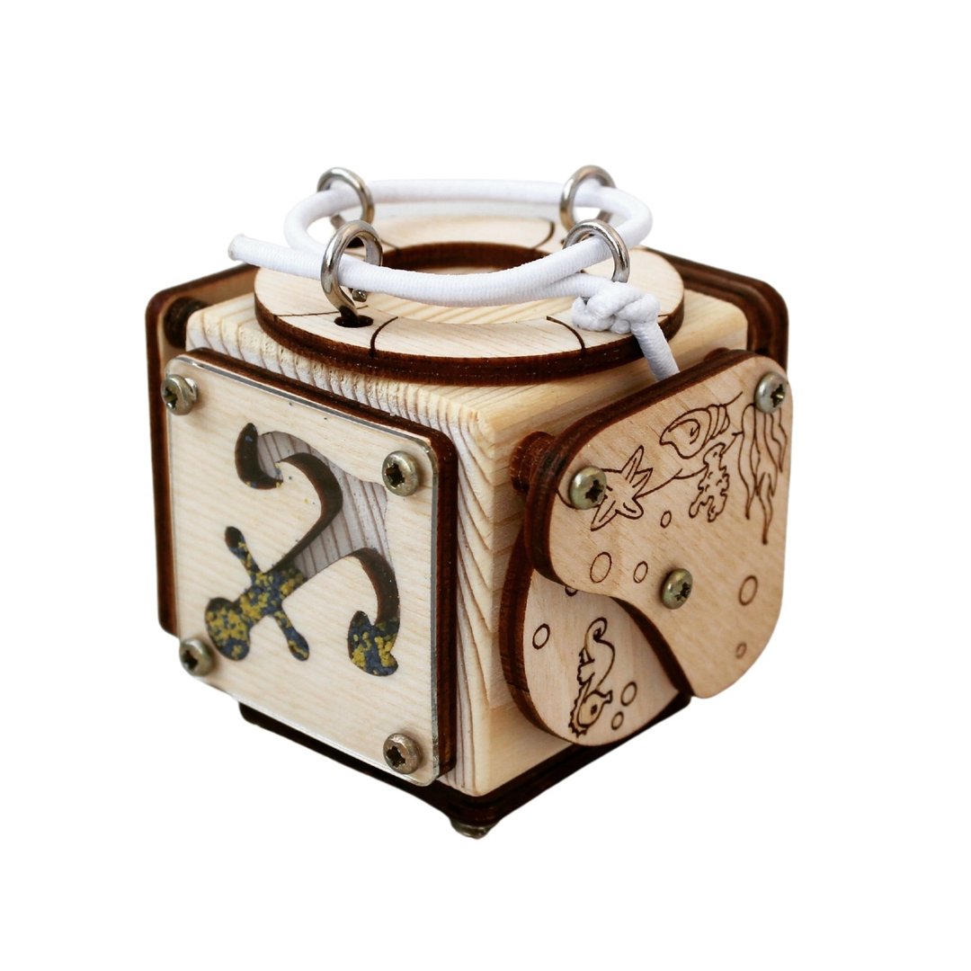 Busy cube - wooden baby fidget toy, montessori travel activity - 玩具/玩偶 - 木头 金色