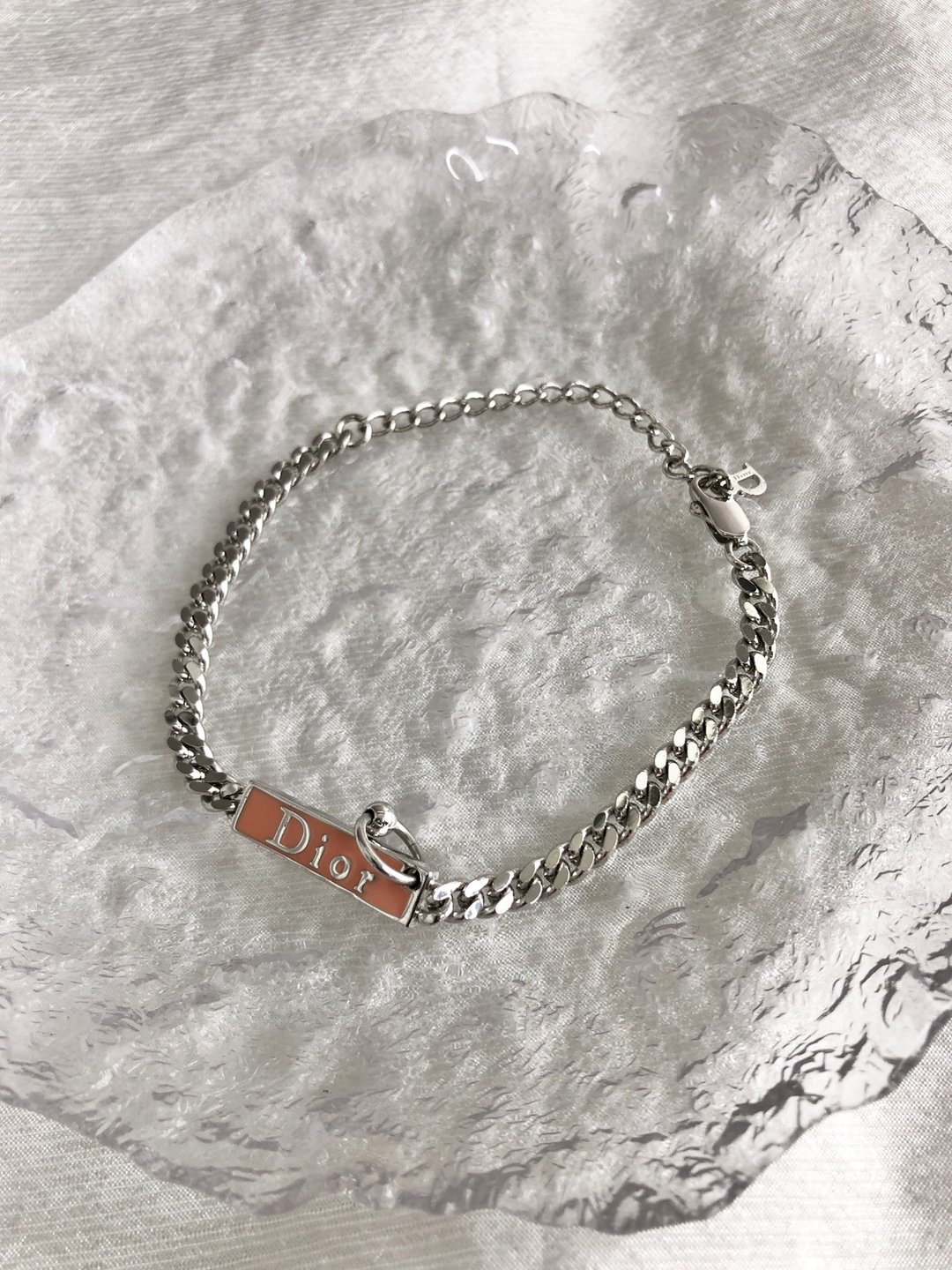 【日本直送 名牌中古包】Christian Dior 克莉丝汀·迪奥 手链 银 × 粉色 Logo 饰牌 vintage dp6jpu - 手链/手环 - 其他材质 银色