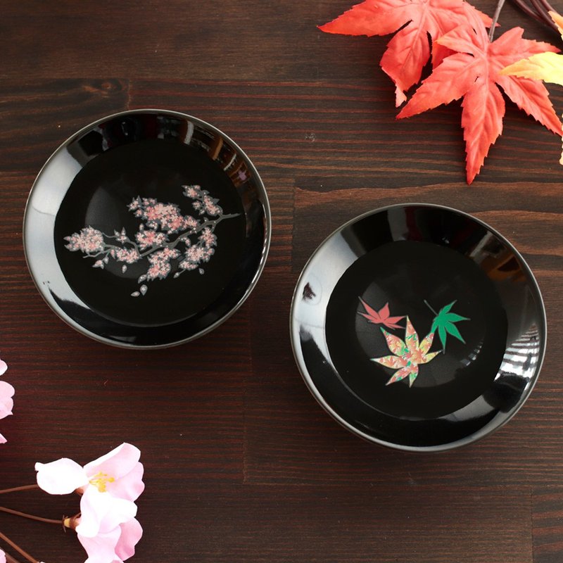 温感　桜・紅葉　黒平盃ペアセット - 酒杯/酒器 - 瓷 黑色