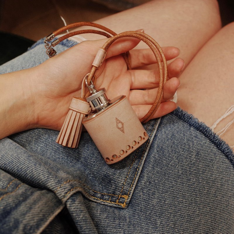 【复古皮艺项链】迷你酒壶单行镂空款-杏色 - 项链 - 真皮 卡其色