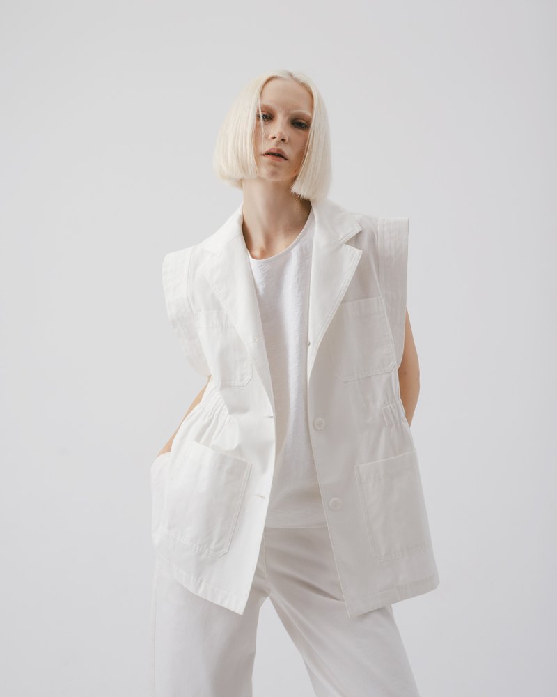 UUIN_侧腰松紧西装背心 - 女装西装外套/风衣 - 棉．麻 白色
