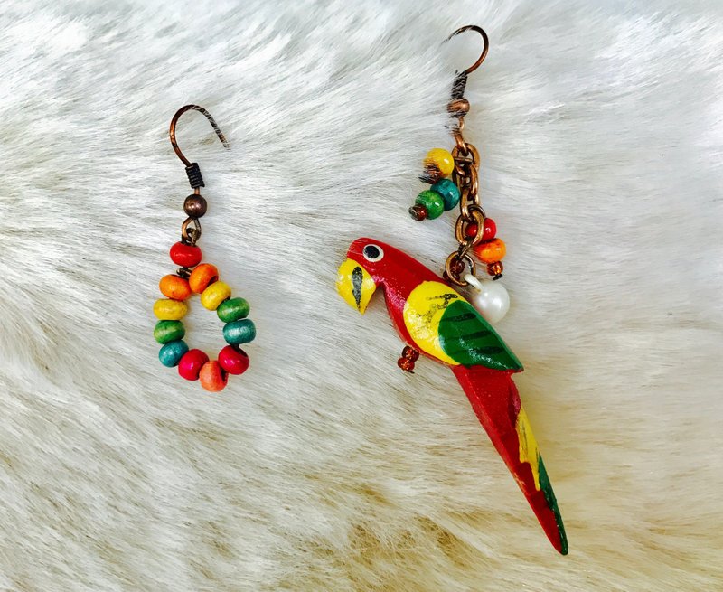彩虹鹦鹉A  耳勾式耳环 - 耳环/耳夹 - 木头 多色