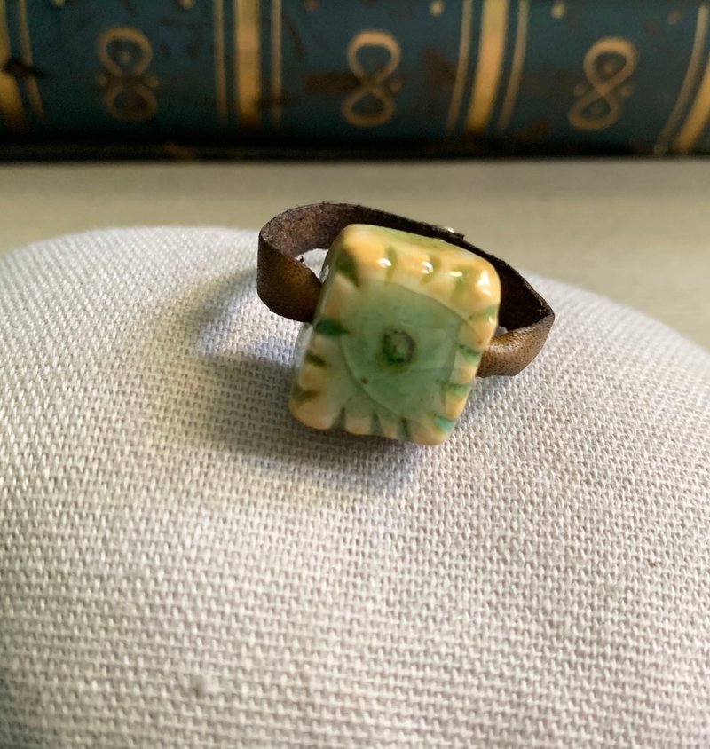 戒指 日本白瓷 自然釉色 无限看不腻色调 真皮革 艺术等级 - 戒指 - 瓷 