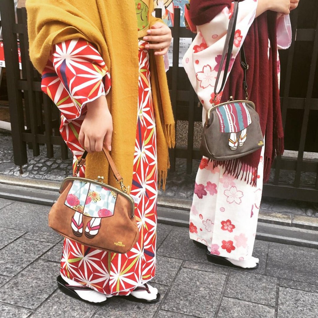 缤纷和服女子3way珠扣 侧背/手拿包 (三色) - 侧背包/斜挎包 - 绣线 多色