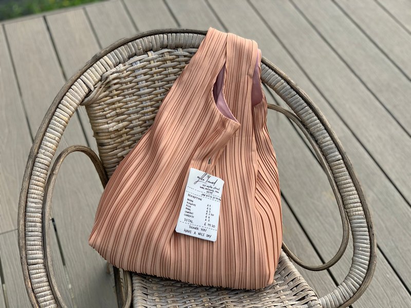 Wyllabrand Pleated bag Cappuccino - 手提包/手提袋 - 其他材质 咖啡色