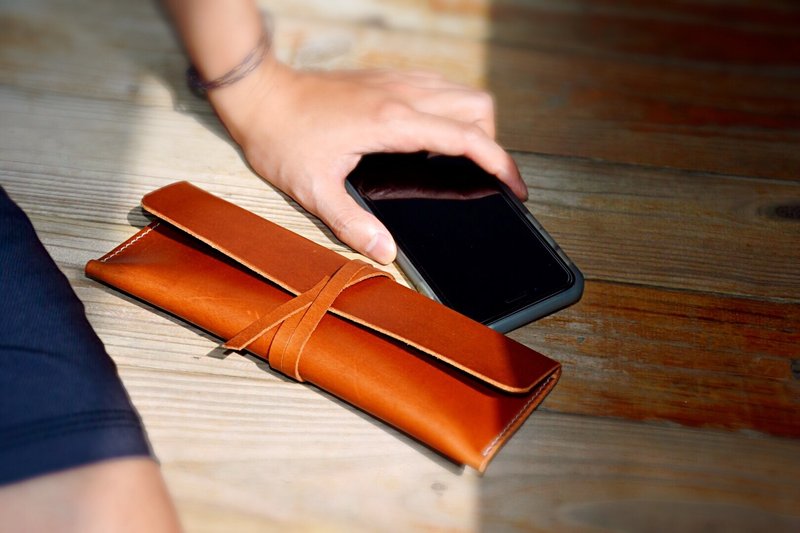 植鞣革 真皮手工缝制 绑线笔袋 专属名字烫金/压印 安心出货 SOP - 铅笔盒/笔袋 - 真皮 多色