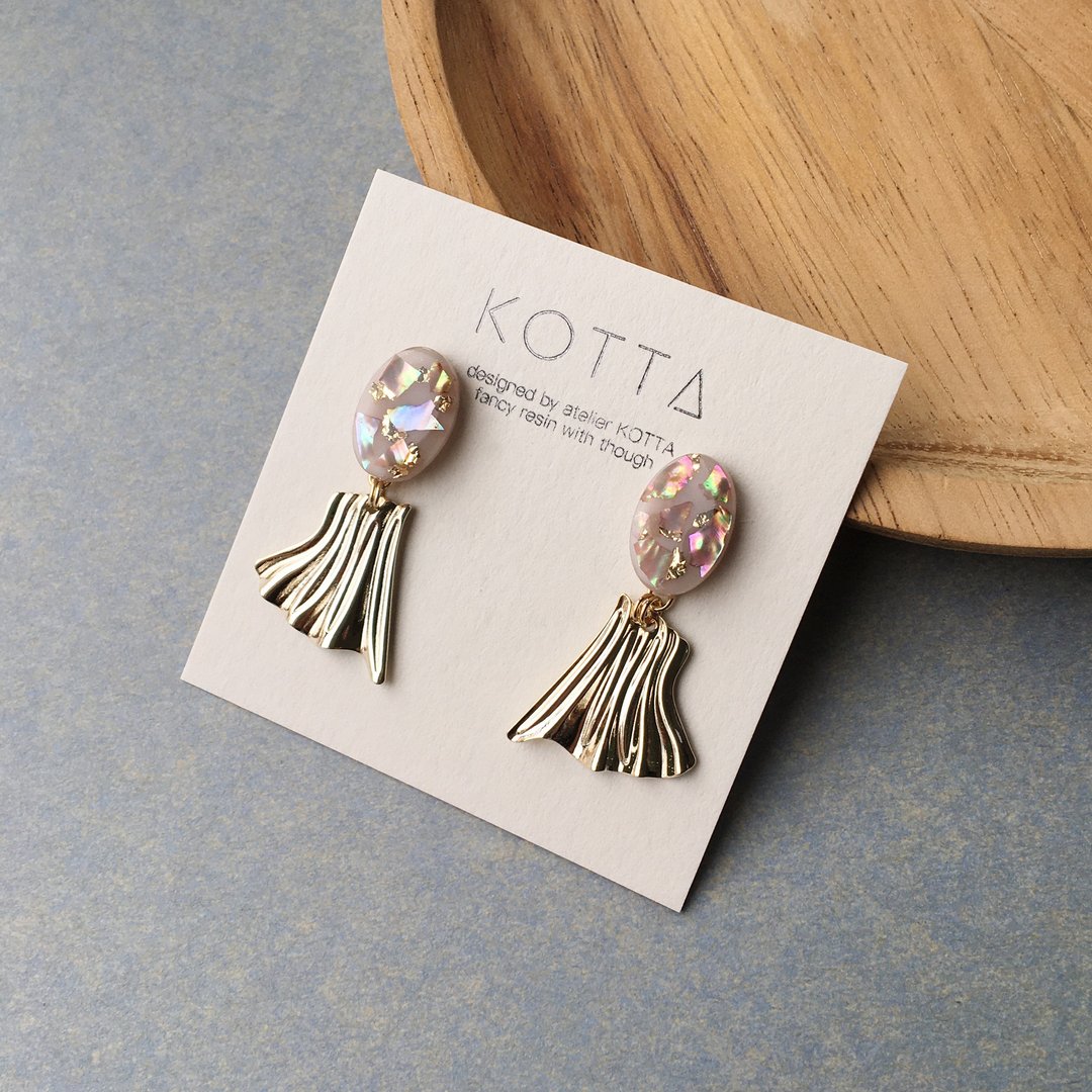 Shell oval frill earrings / Clip-On - 耳环/耳夹 - 树脂 金色