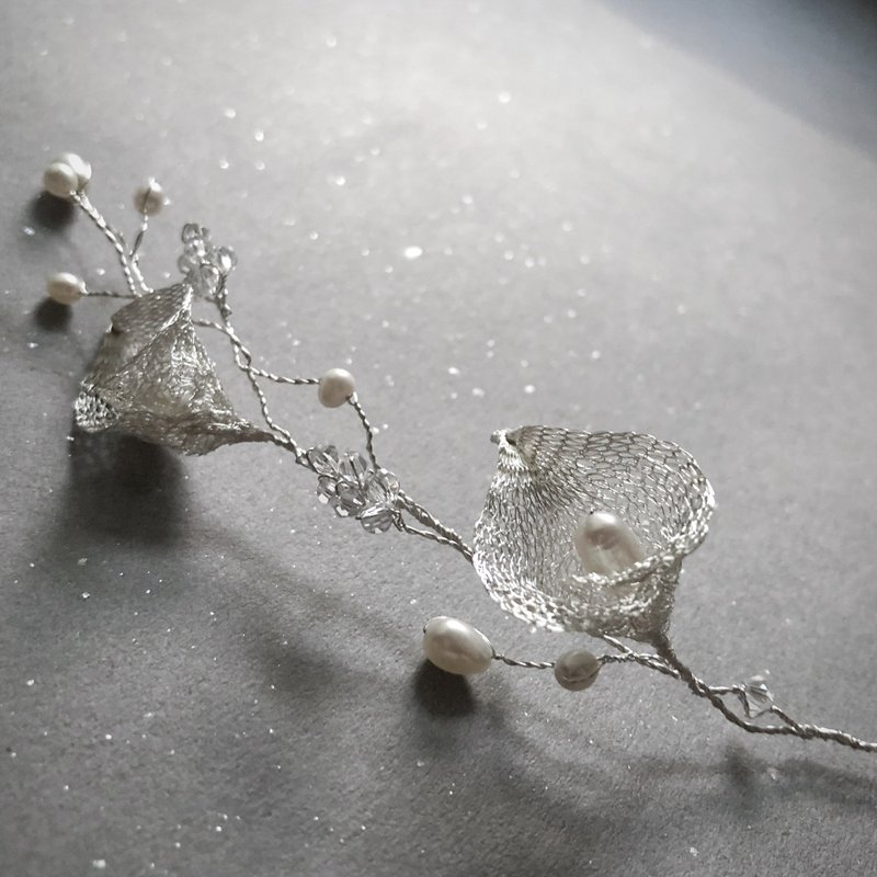 Helyn - 手作新娘发饰 海芋 马蹄兰 淡水珍珠 镀银 施华洛水晶 - 发饰 - 其他材质 