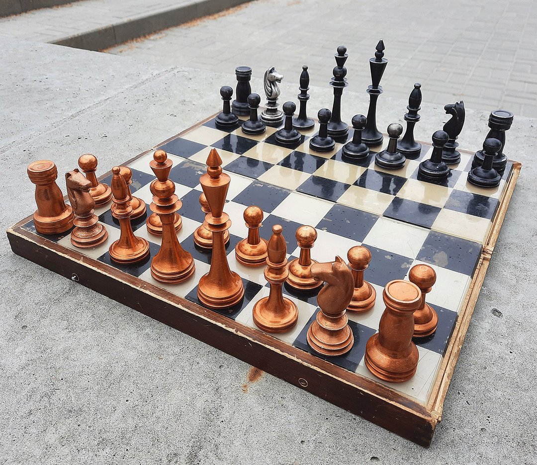 Soviet metal chess set 1945 red black aluminum chess pieces vintage - 桌游/玩具 - 铝合金 