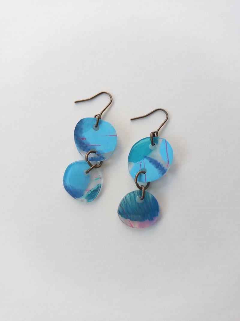 Fragment swaying double earrings colorful moyo - 耳环/耳夹 - 塑料 蓝色