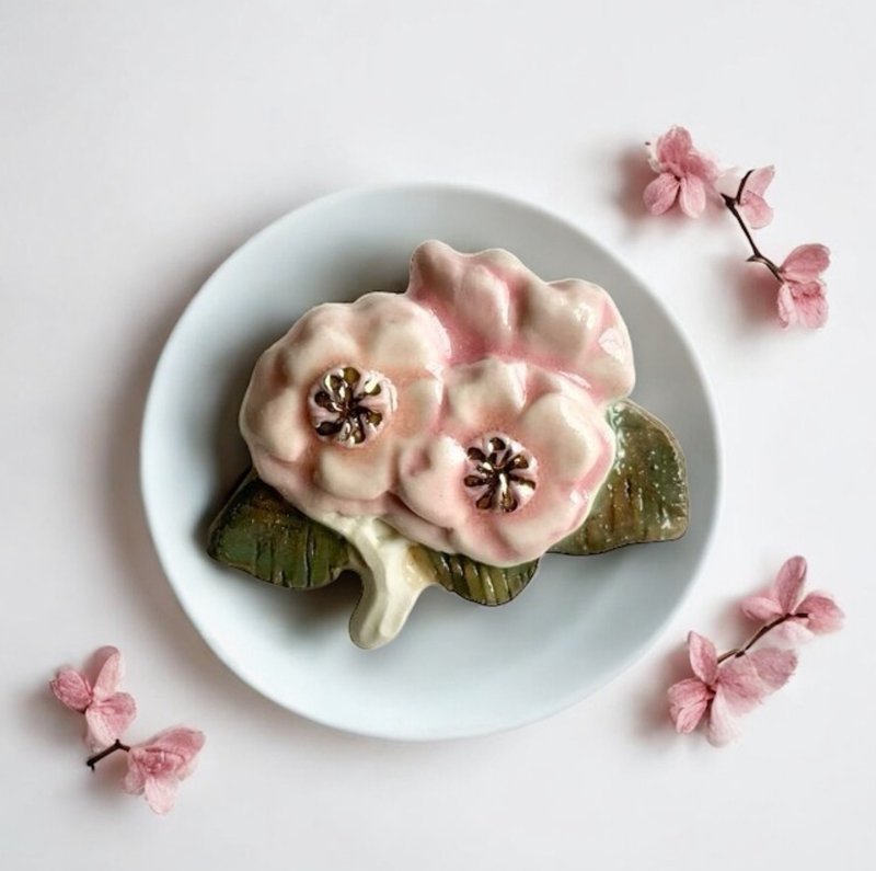 陶瓷胸针 重樱 - 胸针 - 陶 粉红色