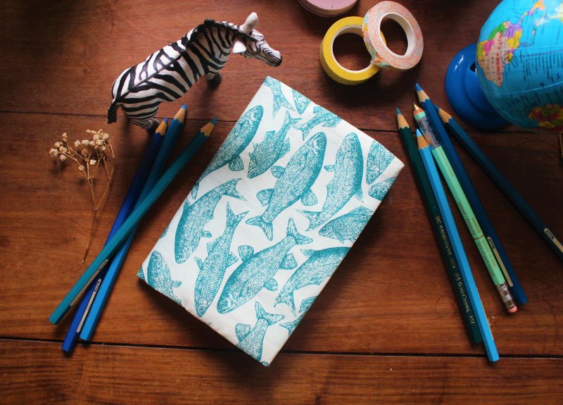 手作书衣【缓缓地鱼游】50k/A6 - 笔记本/手帐 - 棉．麻 蓝色