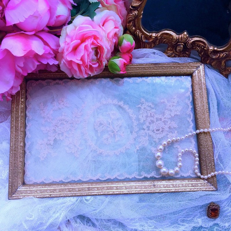 1930 年古董古铜雕玫瑰花 手工蕾丝饰品盘 化妆盘 指定买家下标 - 托盘/砧板 - 铜/黄铜 金色