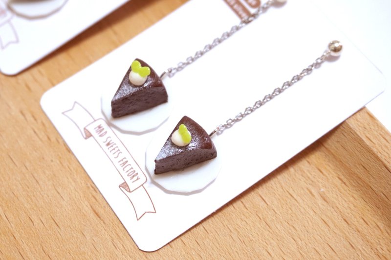 迷你巧克力蛋糕耳环 | 仿真迷你甜点耳环 - 耳环/耳夹 - 粘土 咖啡色