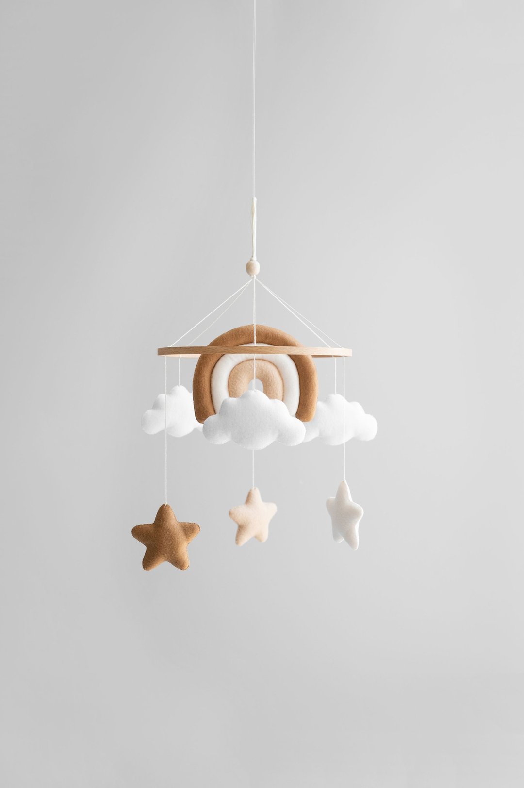 Clouds and rainbow baby mobile, neutral nursery decor - 玩具/玩偶 - 环保材料 白色